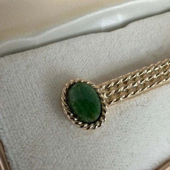 Vintage Swank Gold Tone Tie Clip Jade Green Stone Rope Twist in Original Box